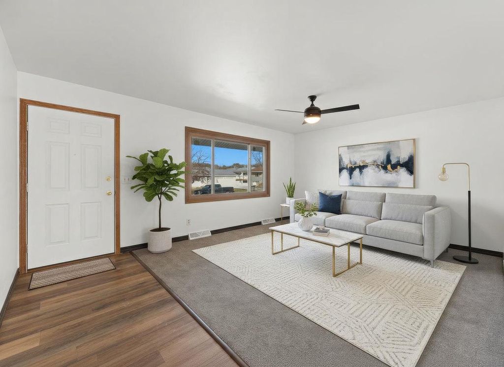 Photo of 509 Ernstmeyer DRIVE, Baraboo, WI 53913 (MLS # 2016949)