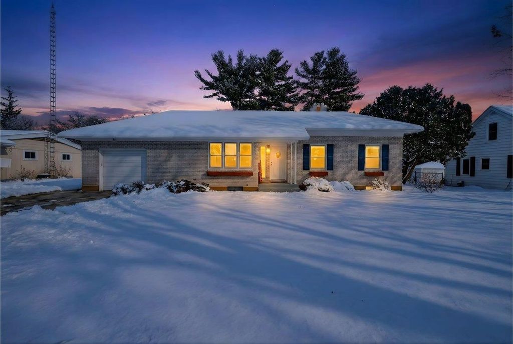 Photo of 716 Dallas STREET, Sauk City, WI 53583 (MLS # 2013086)