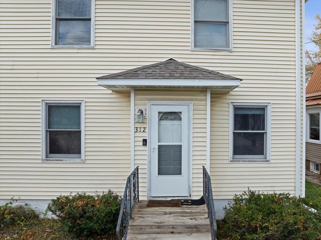 Photo of 312 S Palmetto AVENUE, Marshfield, WI 54449 (MLS # 22505210)