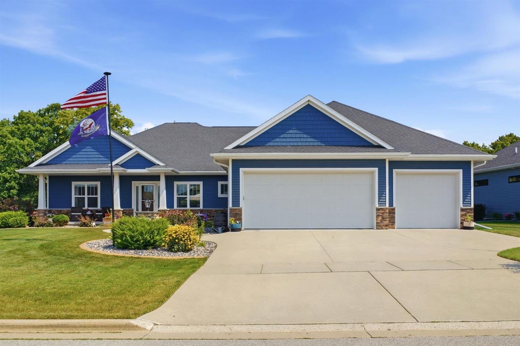 Photo of 3487 Peppergrass DRIVE, Green Bay, WI 54311 (MLS # 50332875)