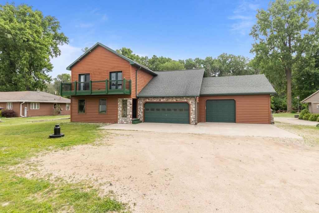 Photo of 6764 Lee Harbor LANE, Oshkosh, WI 54902 (MLS # 50317844)