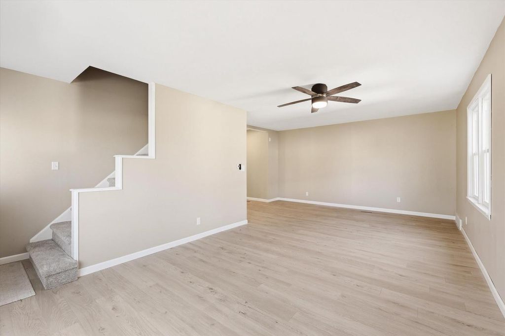 Photo of 619 S Main STREET, Seymour, WI 54165 (MLS # 50321222)