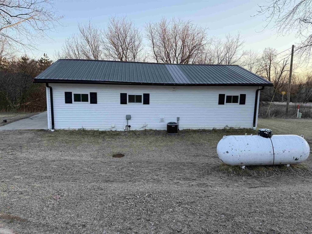 Photo of 5625 Hwy Bb, Gillett, WI 54124 (MLS # 50323190)