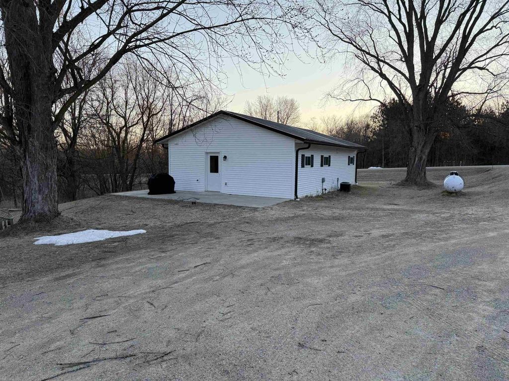 Photo of 5625 Hwy Bb, Gillett, WI 54124 (MLS # 50323190)