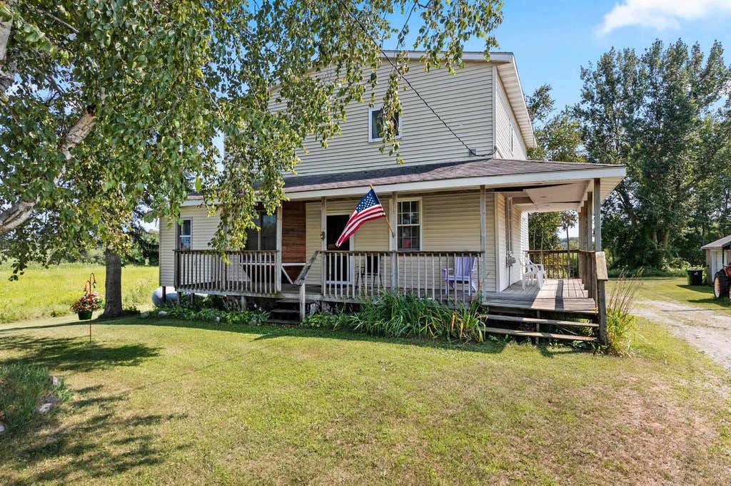 Photo of W525 Town Line ROAD, Krakow, WI 54137 (MLS # 50330348)