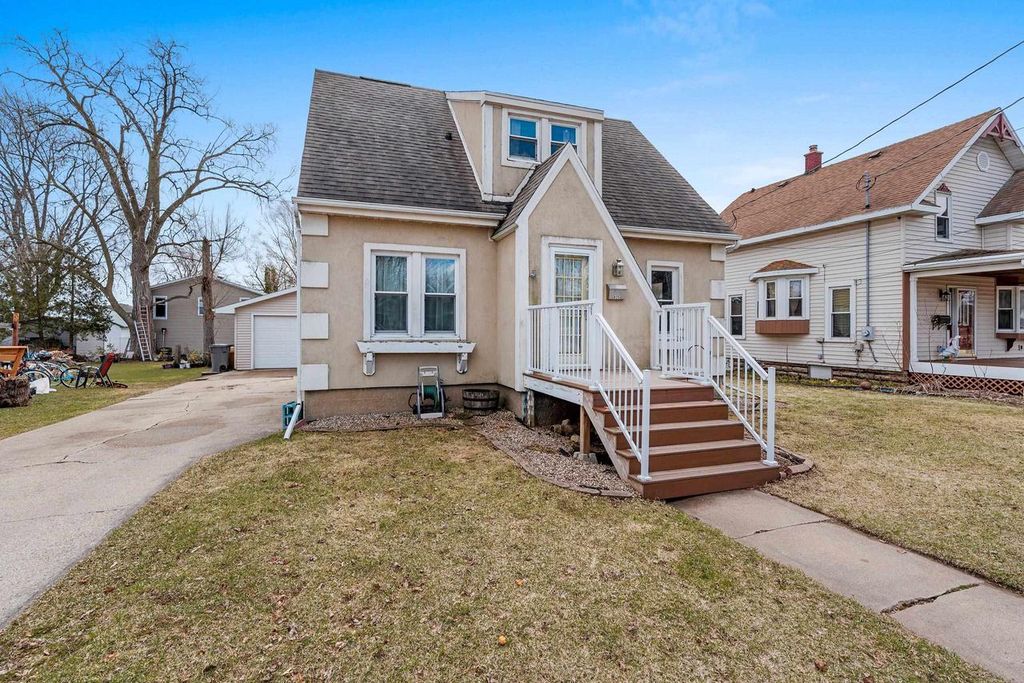 Photo of 825 1st STREET, Menasha, WI 54952 (MLS # 50323247)