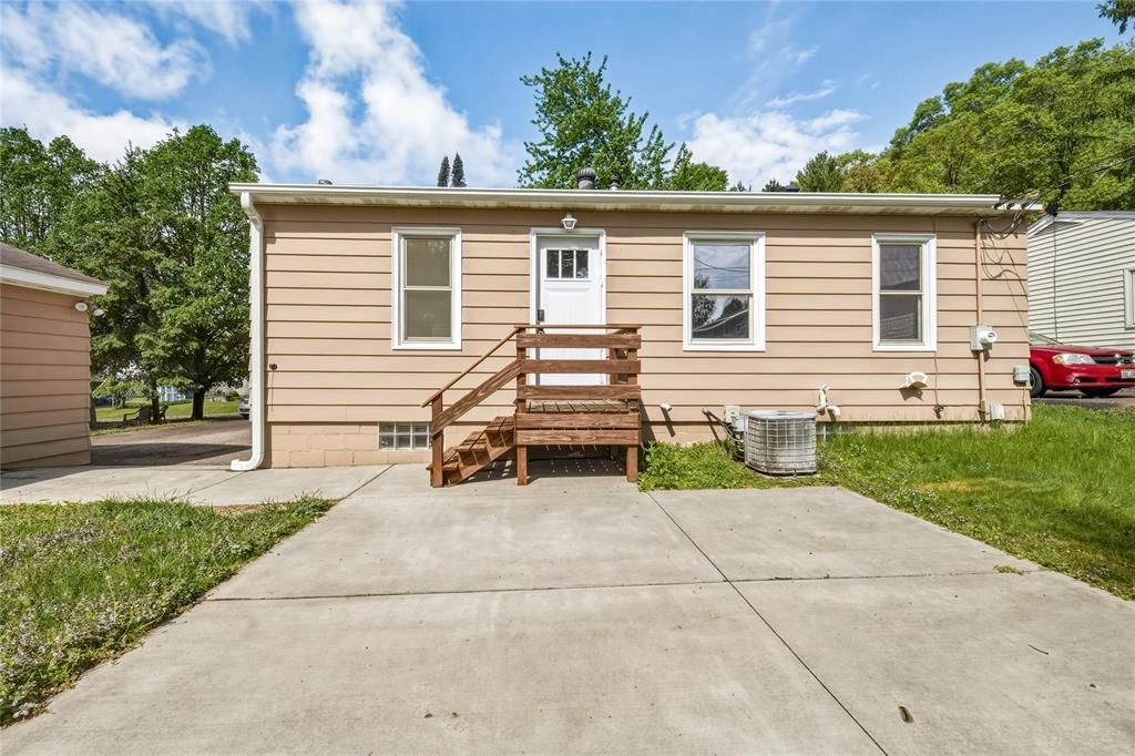 Photo of 1021 Essex STREET, Eau Claire, WI 54703 (MLS # 1601161)