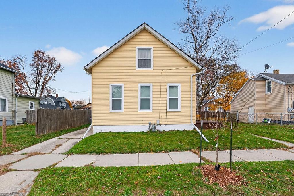 Photo of 1609 St Clair STREET, Racine, WI 53403 (MLS # 1943778)