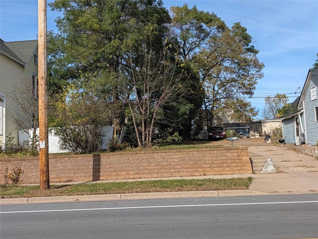 Photo of 824 Main STREET, Eau Claire, WI 54701 (MLS # 1606096)