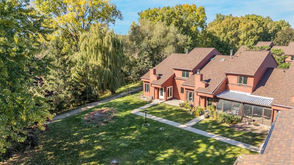 Photo of 2240 Meadowbrook COURT #C, Oshkosh, WI 54904 (MLS # 50316583)