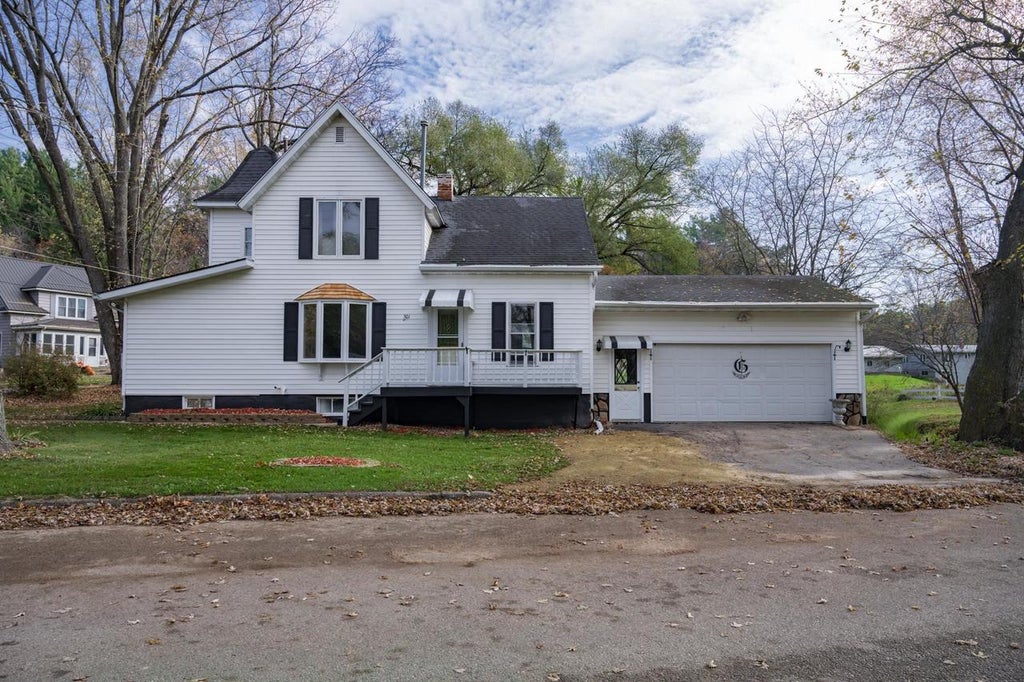 Photo of 301 Wisconsin STREET, Wonewoc, WI 53968 (MLS # 2035600)