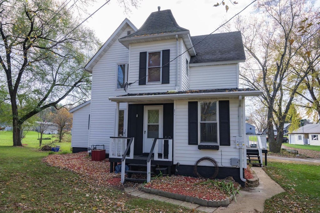 Photo of 301 Wisconsin STREET, Wonewoc, WI 53968 (MLS # 2035600)