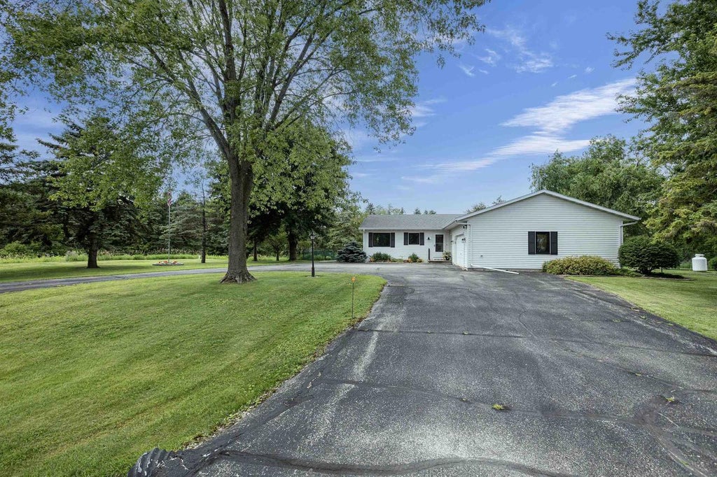 Photo of W5358 County Road A, Black Creek, WI 54106 (MLS # 50328844)