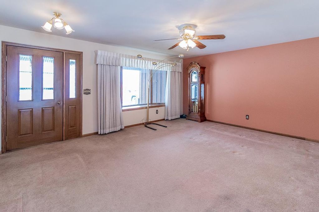 Photo of N5558 County Road W Rd, New London, WI 54961 (MLS # 50318998)