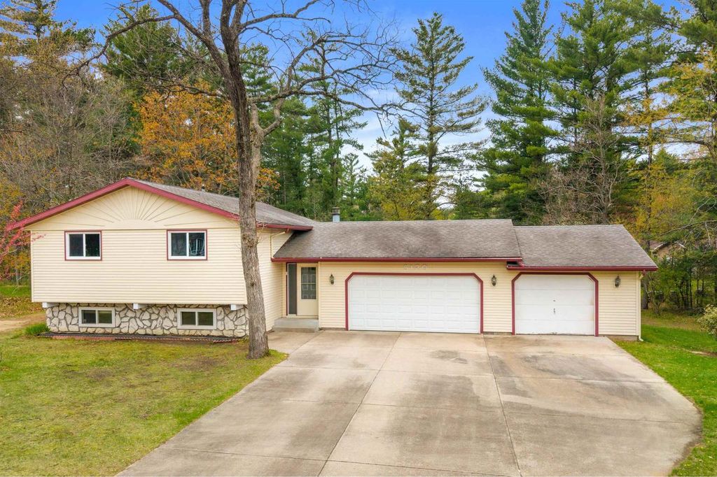 Photo of 5120 28th Street South ST, Wisconsin Rapids, WI 54494 (MLS # 22601902)