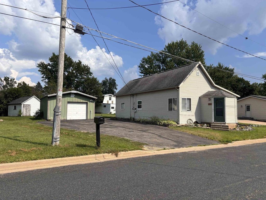 Photo of 620 Elizabeth STREET, Linden, WI 53553 (MLS # 2028431)