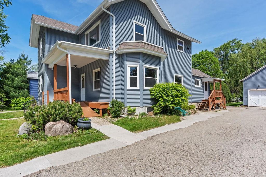 Photo of 234 W Liberty STREET, Evansville, WI 53536 (MLS # 2023678)
