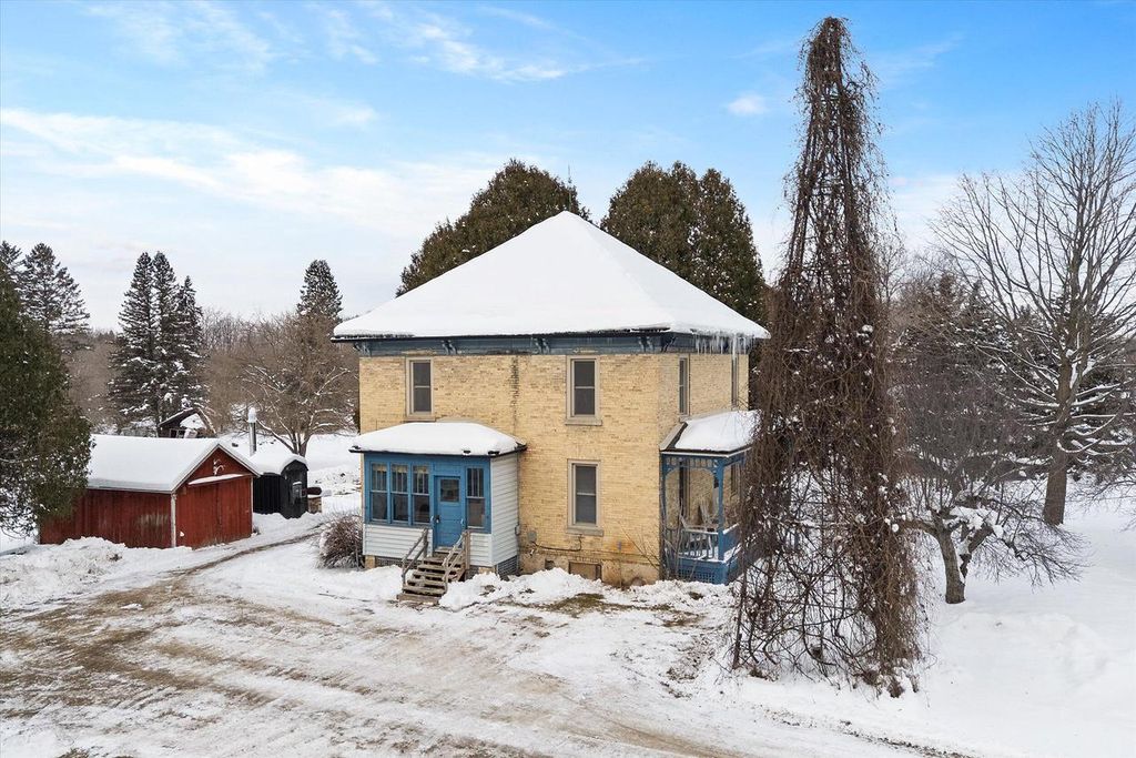 Photo of 3661 Blue Goose ROAD, West Bend, WI 53095 (MLS # 1945348)