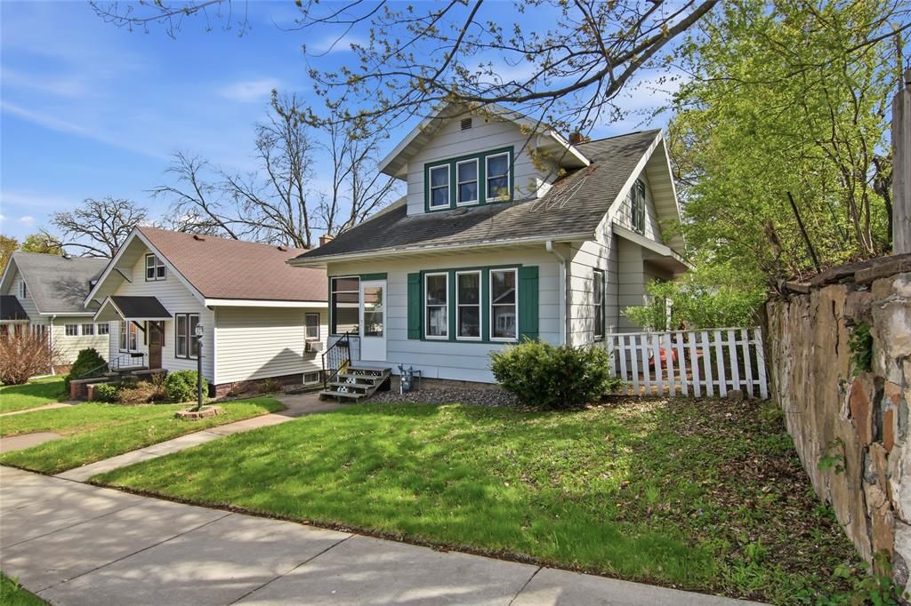 Photo of 229 W Elm STREET, Chippewa Falls, WI 54729 (MLS # 1600654)