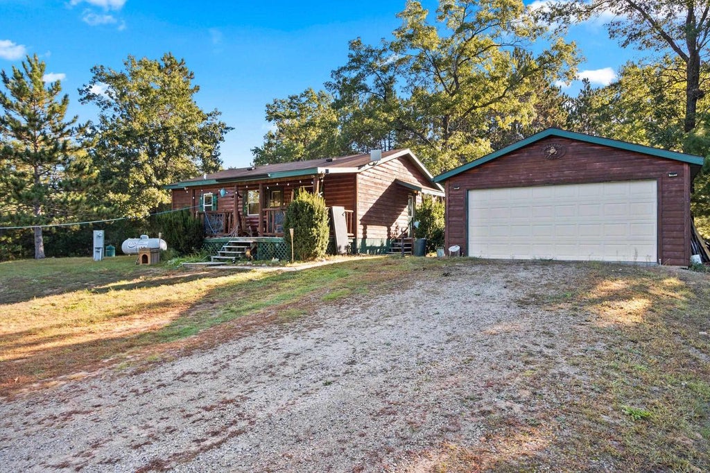 Photo of W9999 Terri LANE, Crivitz, WI 54114 (MLS # 50333391)