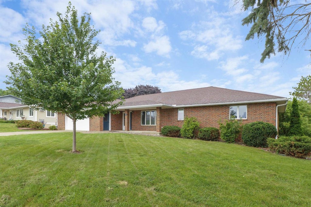 Photo of 514 W Washington STREET, Dodgeville, WI 53533 (MLS # 2029278)