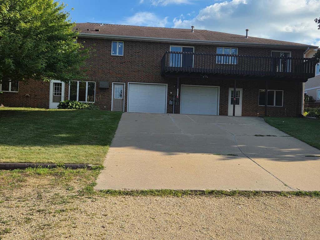 Photo of 514 W Washington STREET, Dodgeville, WI 53533 (MLS # 2029278)