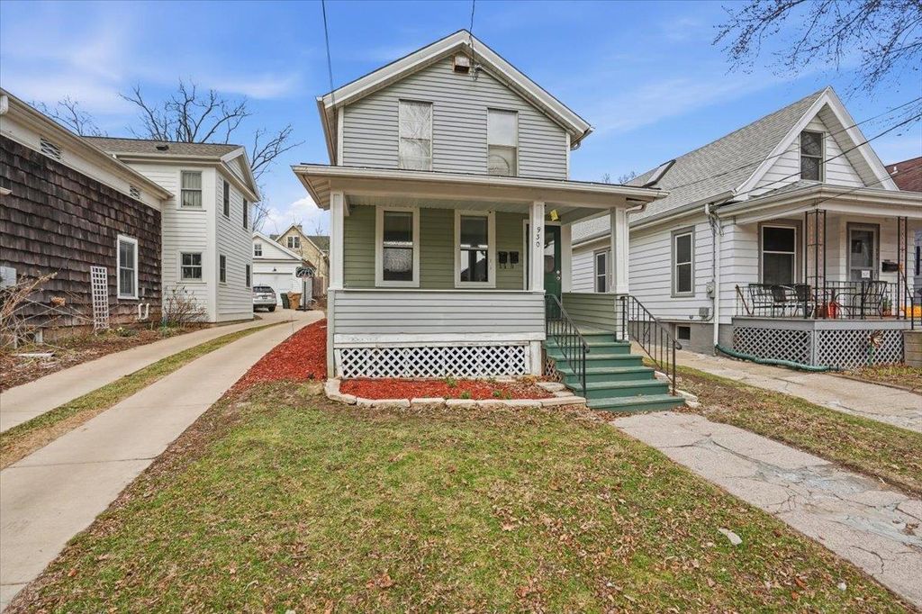 Photo of 930 E DAYTON STREET, Madison, WI 53703 (MLS # 2017997)