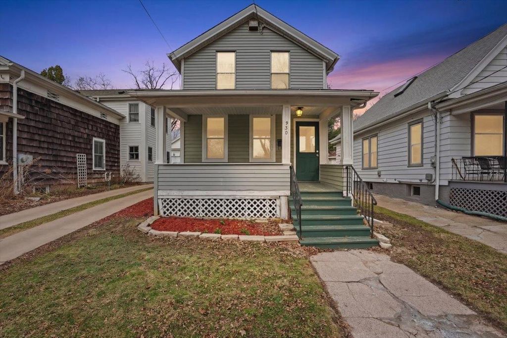 Photo of 930 E DAYTON STREET, Madison, WI 53703 (MLS # 2017997)