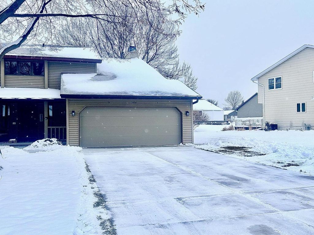 Photo of 2404 Cedar Ridge COURT #UNIT D, Green Bay, WI 54313 (MLS # 50318854)
