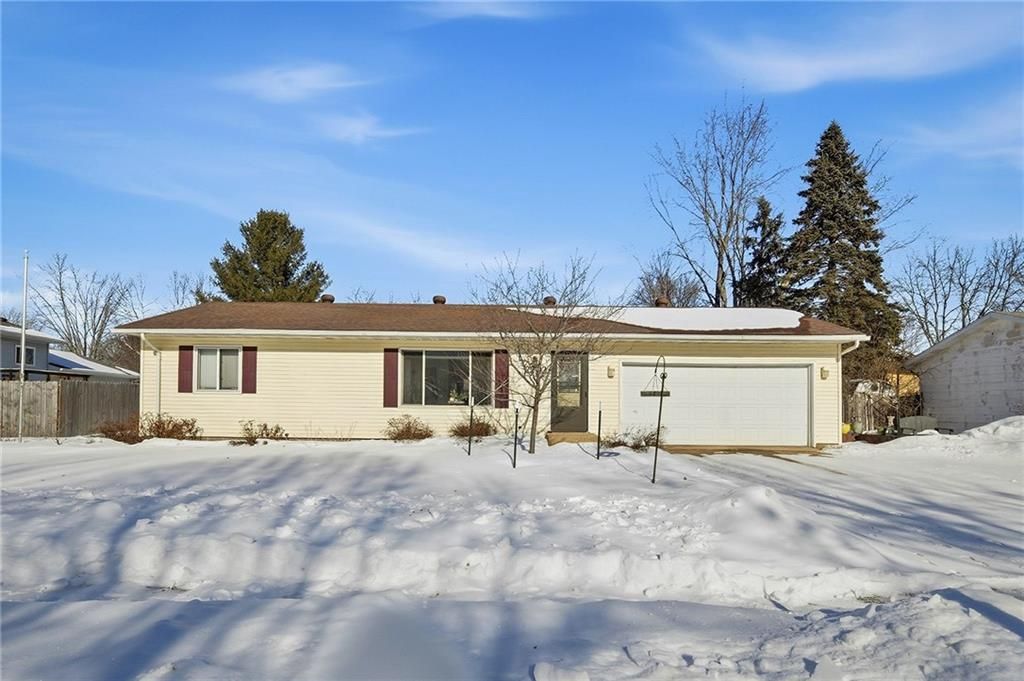 Photo of 2202 Crestview DRIVE, Eau Claire, WI 54703 (MLS # 1597847)