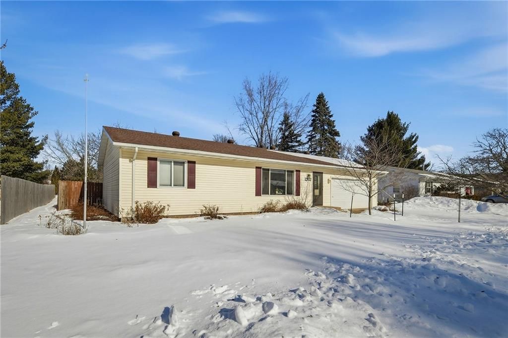 Photo of 2202 Crestview DRIVE, Eau Claire, WI 54703 (MLS # 1597847)
