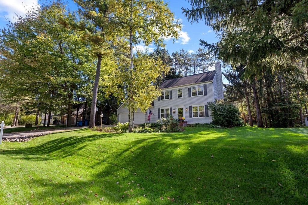 Photo of 1749 Ives LANE, Suamico, WI 54173 (MLS # 2010411)