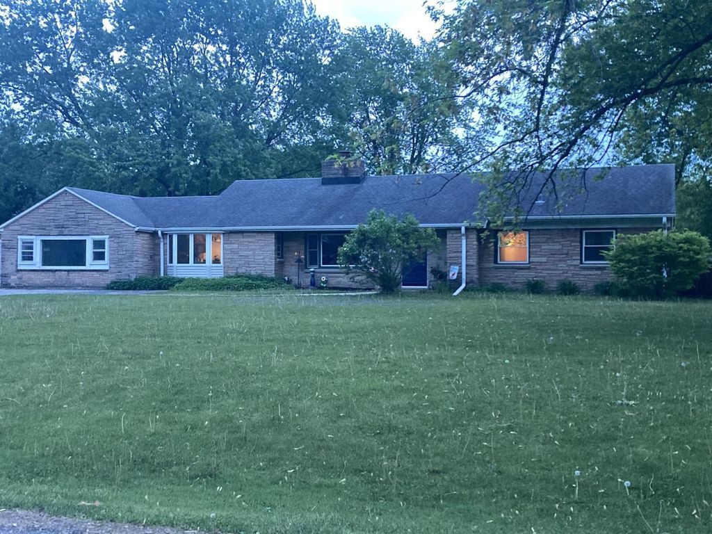 Photo of 13715 W Cardinal PARKWAY, New Berlin, WI 53151 (MLS # 1963109)