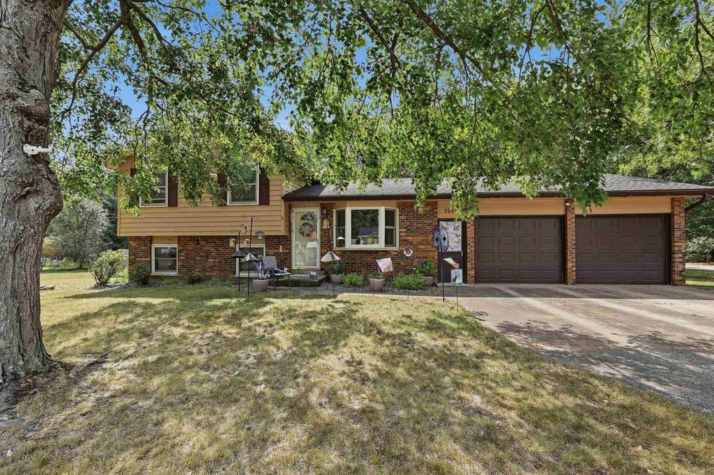 Photo of 1910 S 42nd STREET, Wisconsin Rapids, WI 54494 (MLS # 22603437)
