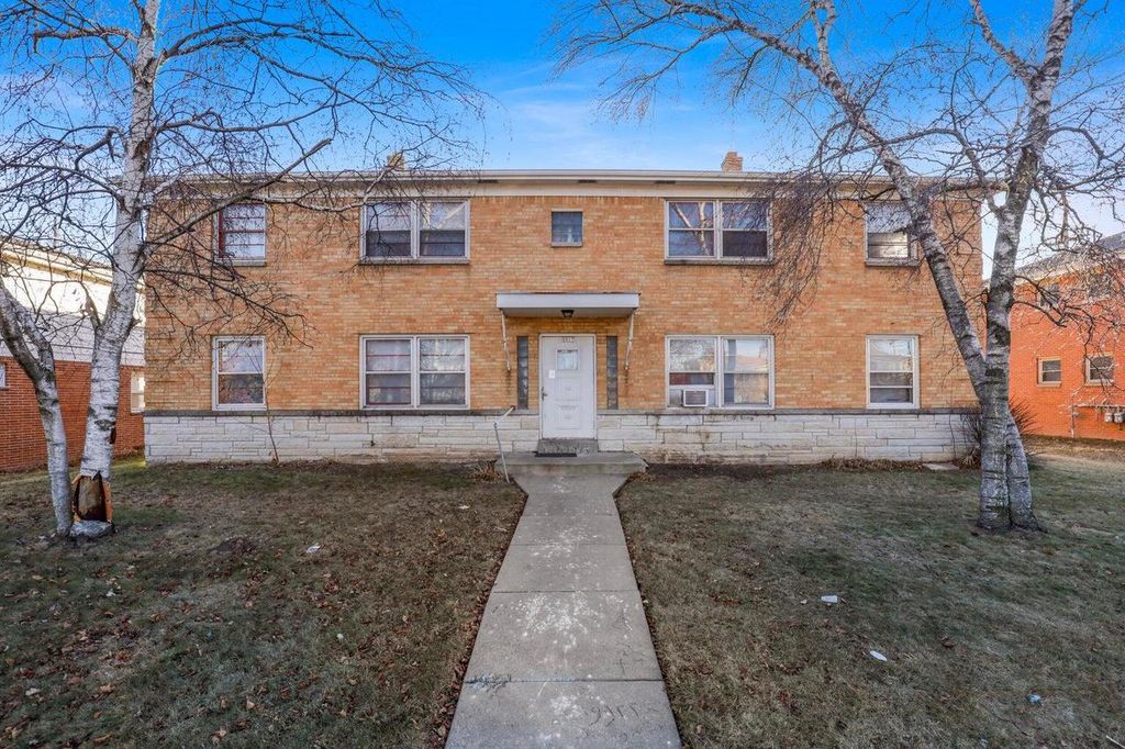 Photo of 8017 W Hampton AVENUE, Milwaukee, WI 53218 (MLS # 1947283)