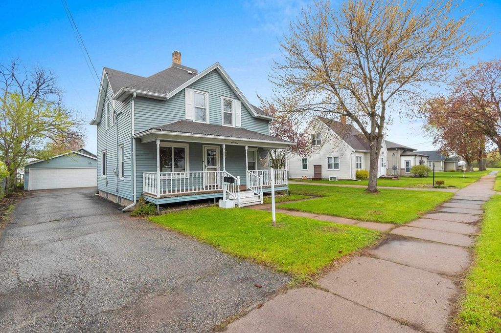 Photo of 17 E 2nd STREET, Clintonville, WI 54929 (MLS # 50325591)