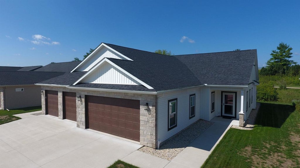 Photo of 3835 Tanglewood PLACE, Janesville, WI 53546 (MLS # 2031534)