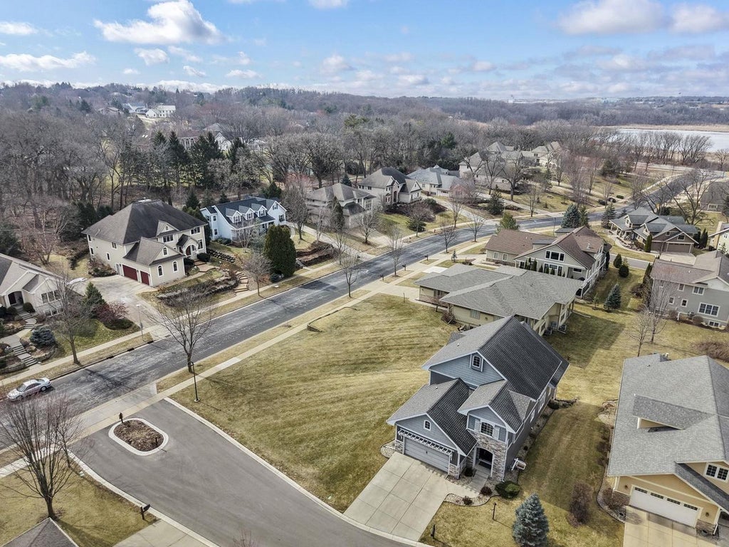 Photo of 11 Arboredge WAY, Fitchburg, WI 53711 (MLS # 2034035)