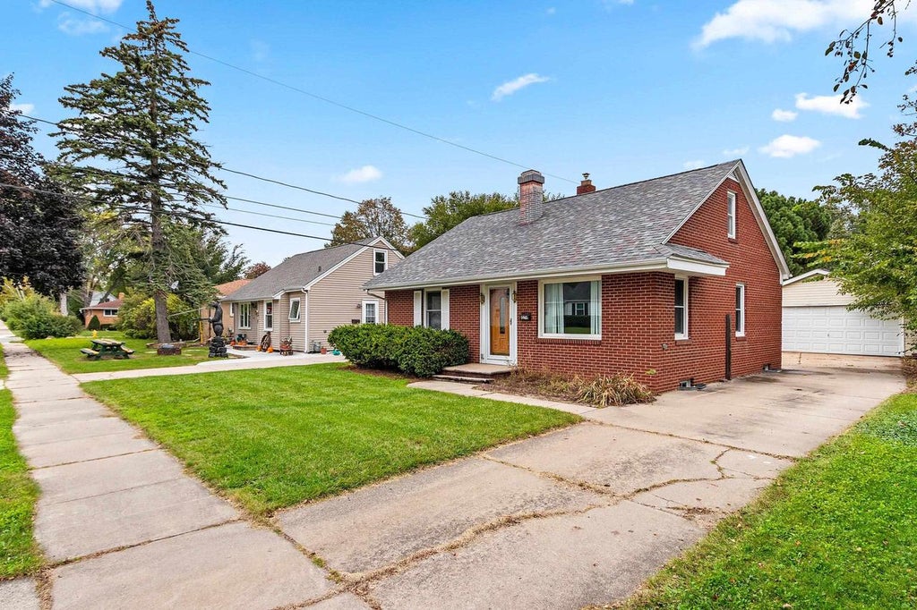 Photo of 1274 Minahan STREET, Green Bay, WI 54303 (MLS # 50333611)