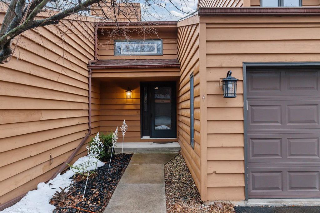 Photo of 933 E Windfield PLACE, Appleton, WI 54911 (MLS # 50322854)