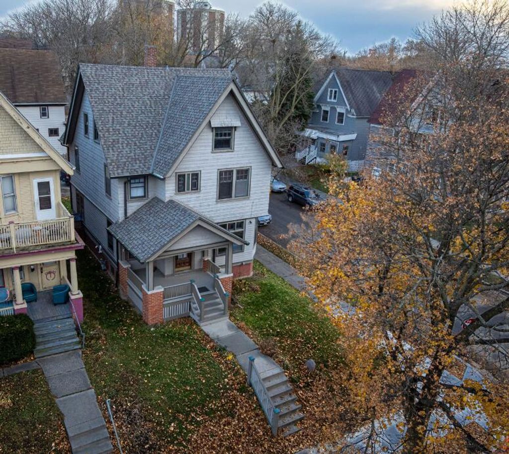 Photo of 3249 W Mckinley BOULEVARD, Milwaukee, WI 53208 (MLS # 1944149)