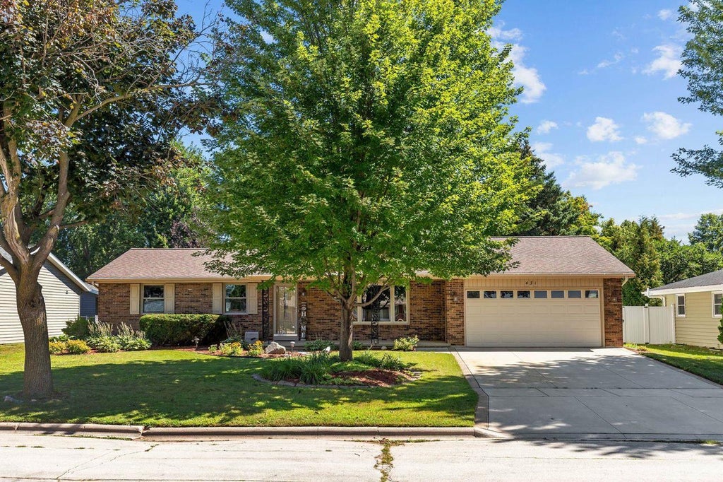 Photo of 431 Robert LANE, Green Bay, WI 54311 (MLS # 50331661)