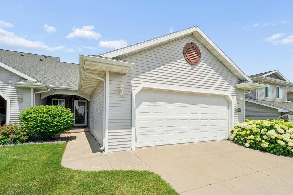 Photo of 4490 W Trasino WAY, Appleton, WI 54913 (MLS # 50328259)
