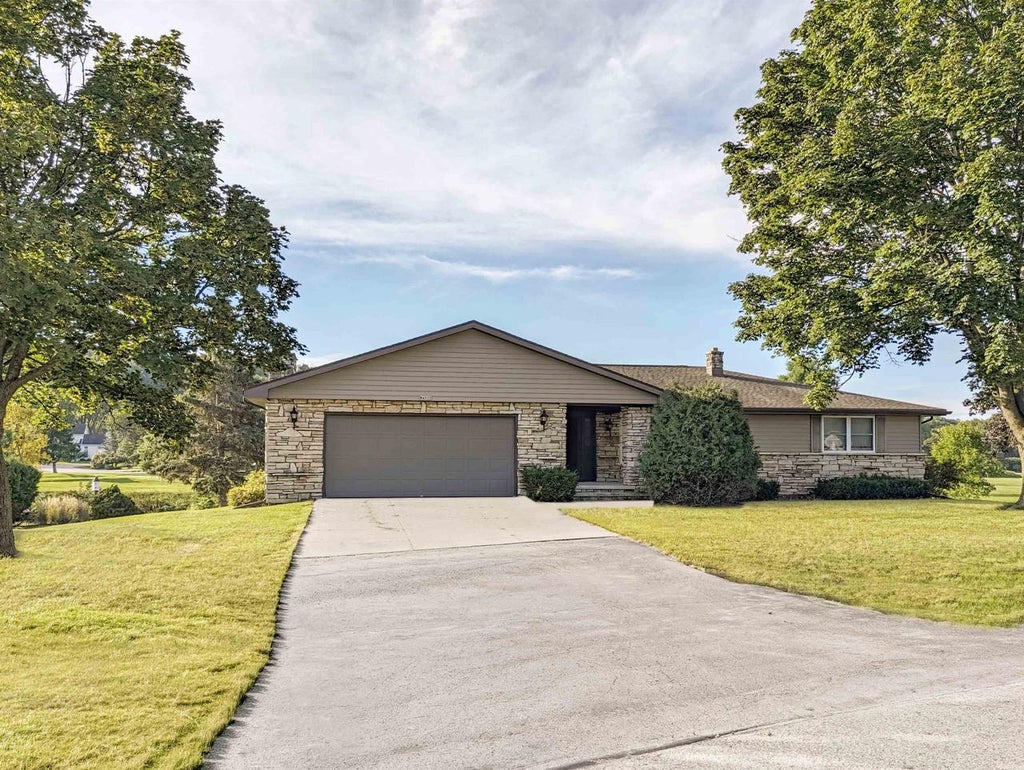 Photo of W4935 Sunset Lake COURT, Sherwood, WI 54169 (MLS # 50332973)