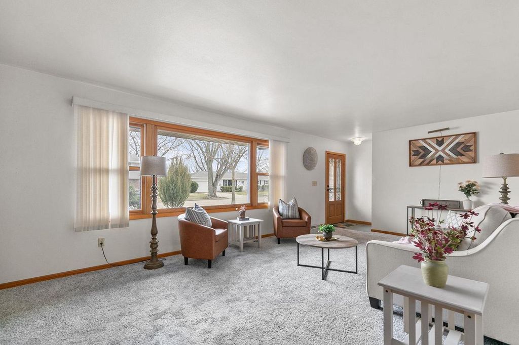 Photo of 1859 Northpoint STREET, Oshkosh, WI 54901 (MLS # 50323091)