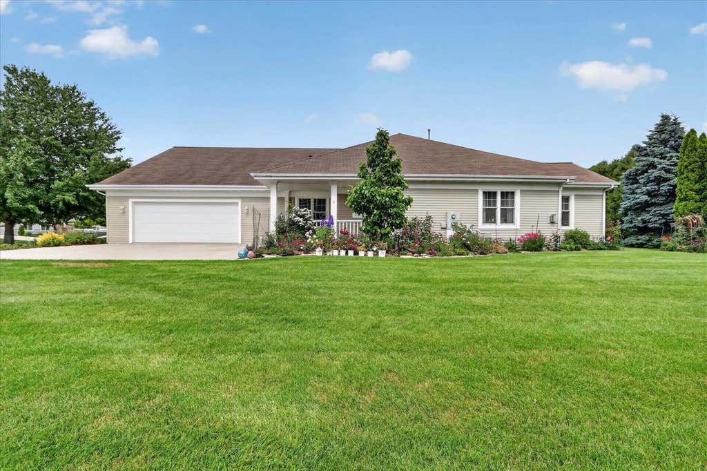 Photo of 3835 Huntington AVENUE, Janesville, WI 53546 (MLS # 2026893)