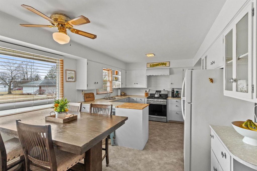 Photo of 516 Sixth AVENUE, Stevens Point, WI 54481 (MLS # 22601252)