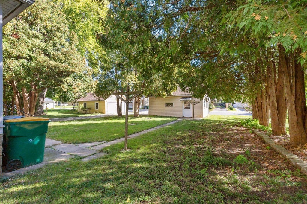 Photo of 383 Walker STREET, Fond Du Lac, WI 54935 (MLS # 50333458)