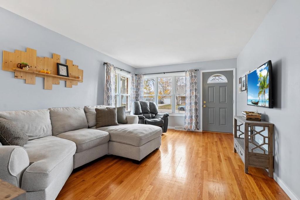 Photo of 1644 Wisconsin STREET, Oshkosh, WI 54901 (MLS # 50318126)