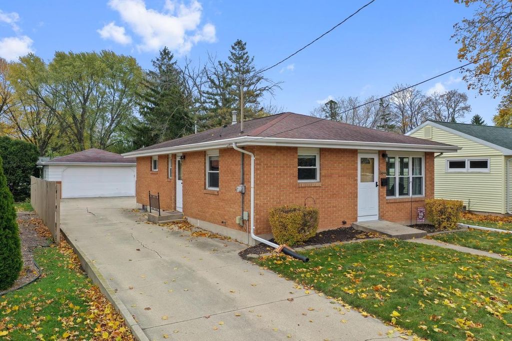 Photo of 1644 Wisconsin STREET, Oshkosh, WI 54901 (MLS # 50318126)